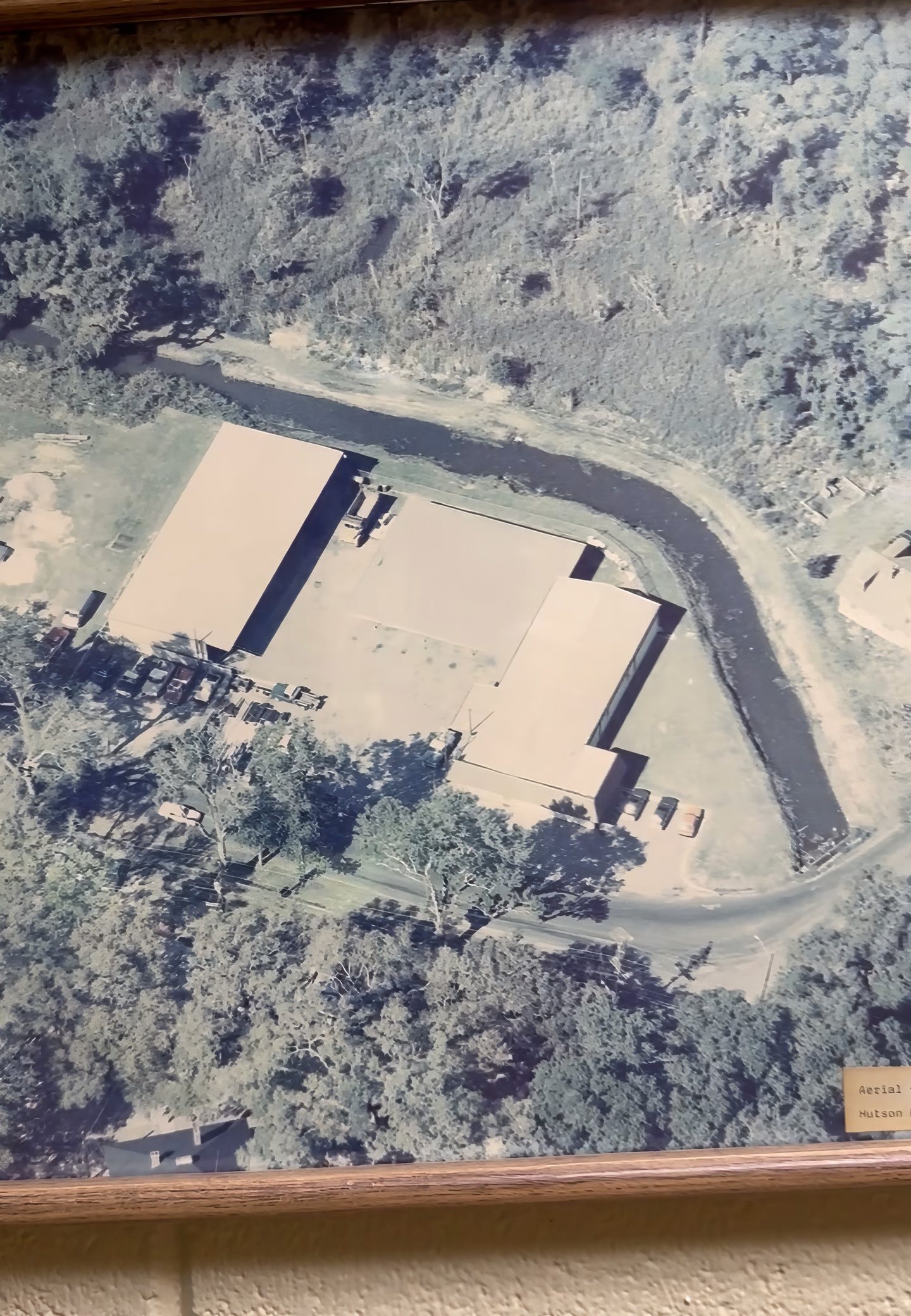 Aerial photograph of the Hutson Plumbing shop and yard on Bonaventure Road